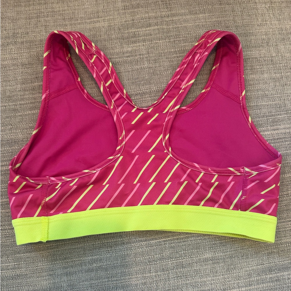 (4) Nike sports bras - Picture 2 of 14